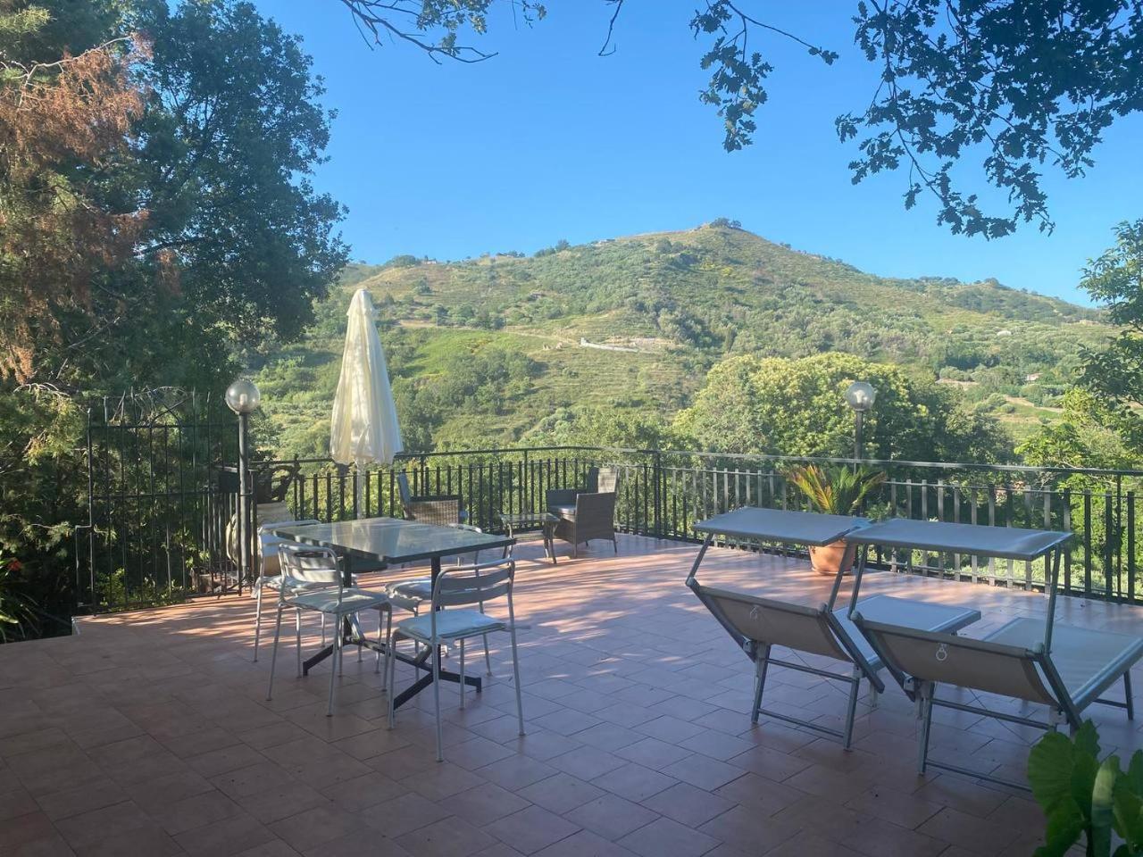 פיידימונטה אטנאו Agriturismo Etna-Mare מראה חיצוני תמונה