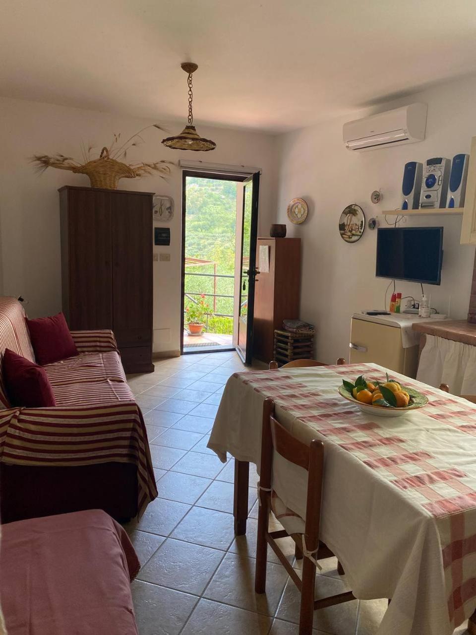פיידימונטה אטנאו Agriturismo Etna-Mare חדר תמונה